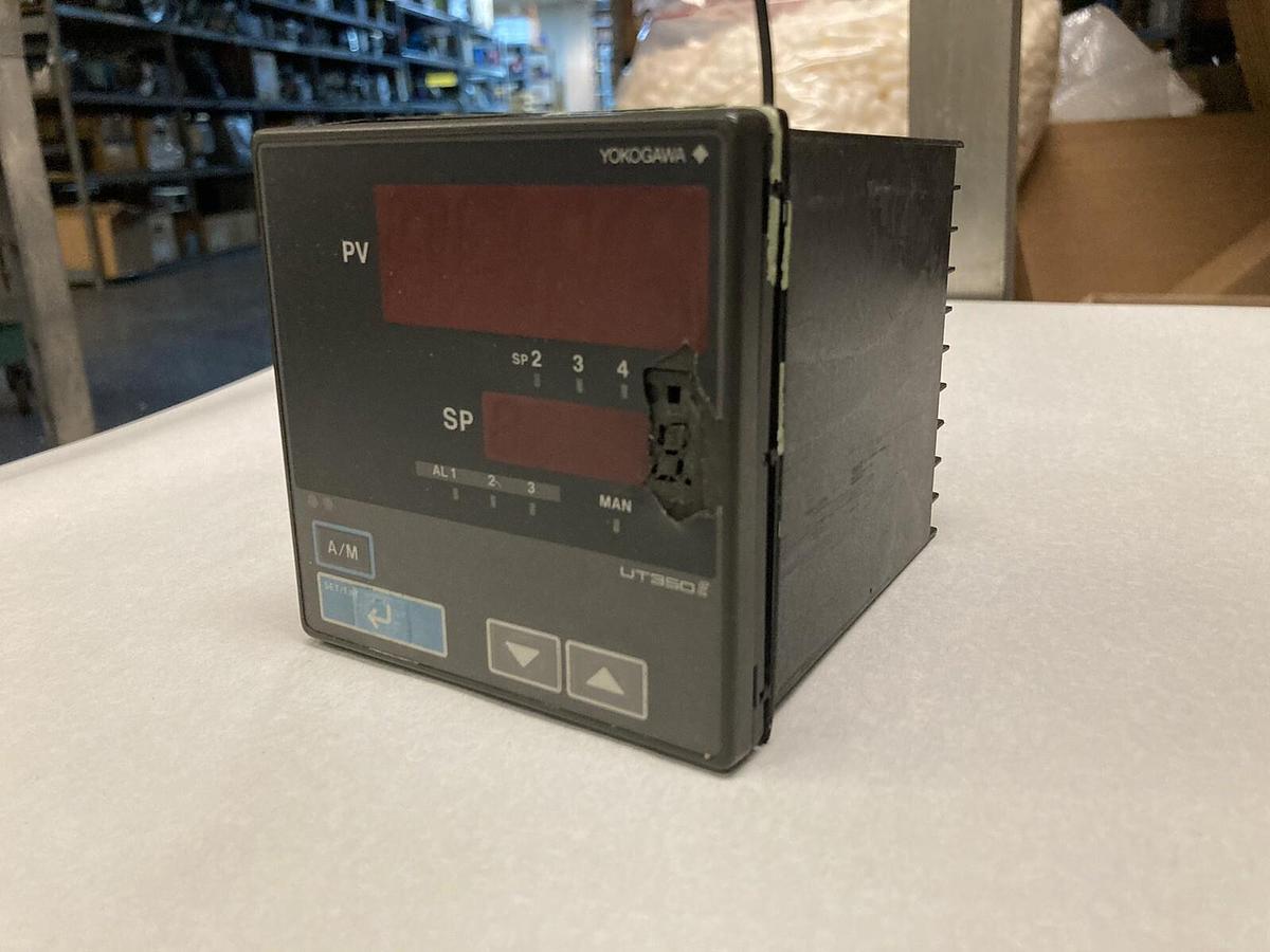 Used Yokogawa,UT350-00,Controller Style S4
