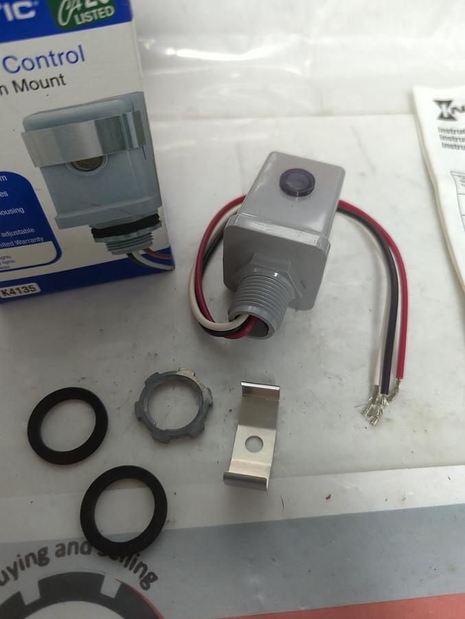 Used INTERMATIC,K4135,PHOTO CONTROL STEM MOUNT NOS