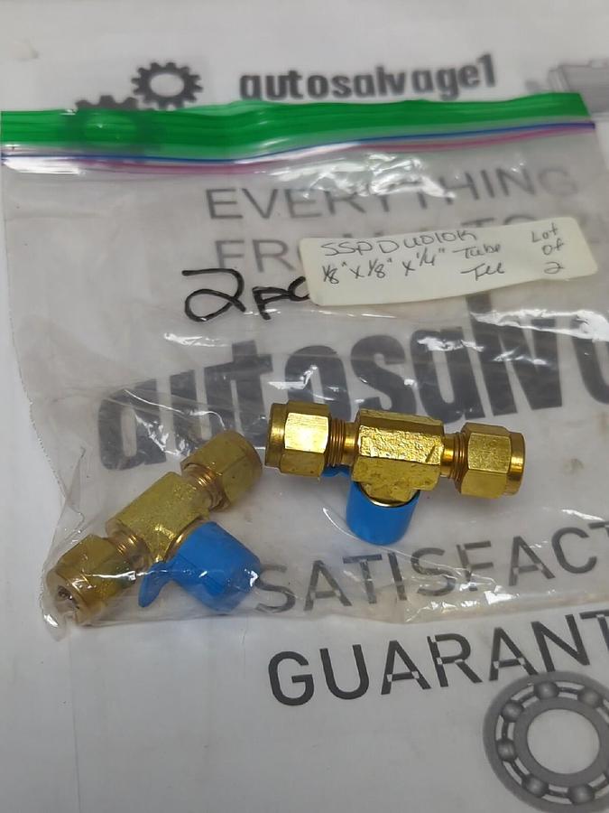 SSP DUOLOK,NA,1/8 IN X1/8 IN X1/4 IN TUBE FITTING TEE LOT OF 2 NOS