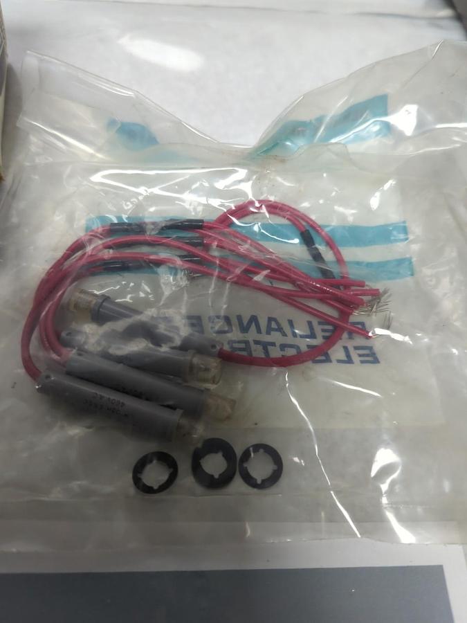 GENERAL ELECTRIC,CR103H E6GC,INDICATOR LIGHT 460V A.C. LOT OF 4 NOS