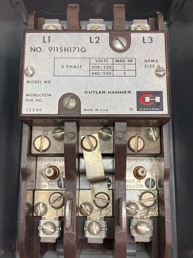 Used Cutler-Hammer,9115H171G,3-Pole Motor Starter and Enclosure Size 0