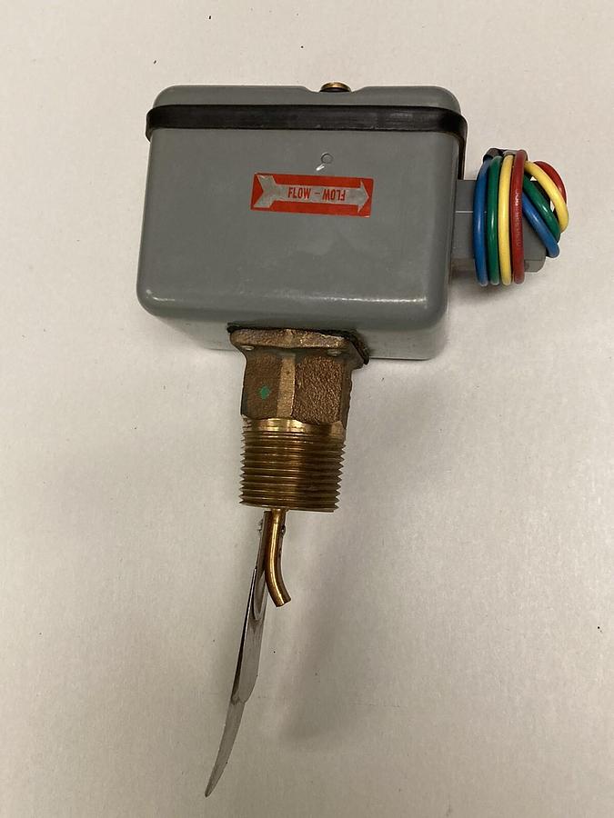 Used Johnson Controls,F16MG-1C,Circuit Flow Switch