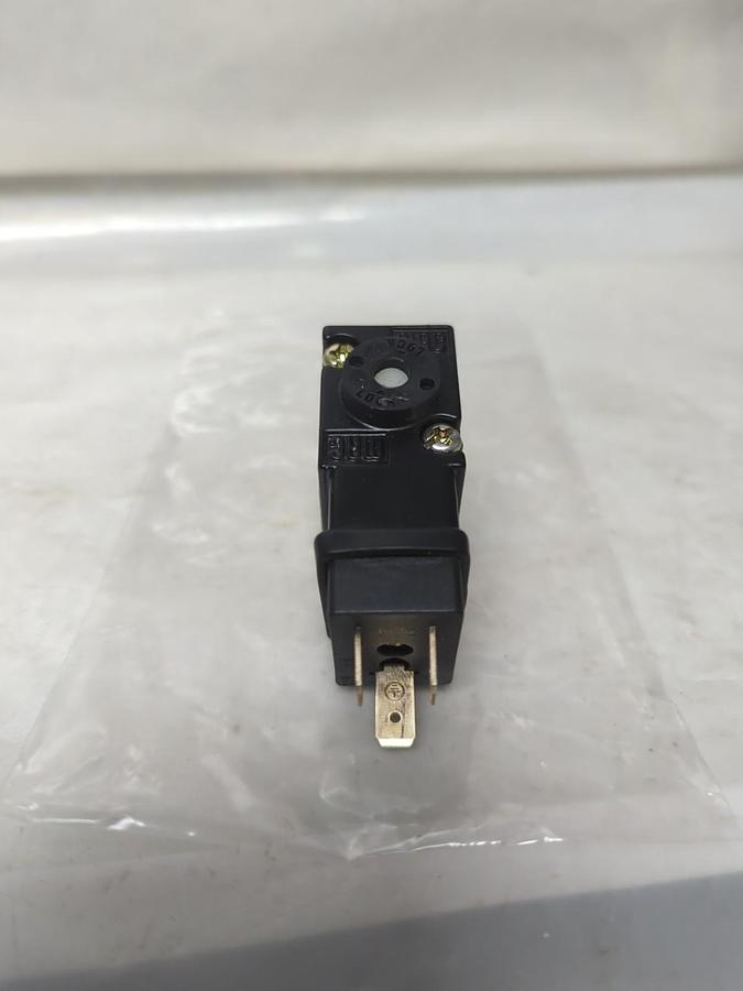 Used MAC VALVES,C1-11AG,SOLENOID COIL 120/60-110/50V 6.8 WATTS PRE-OWNED