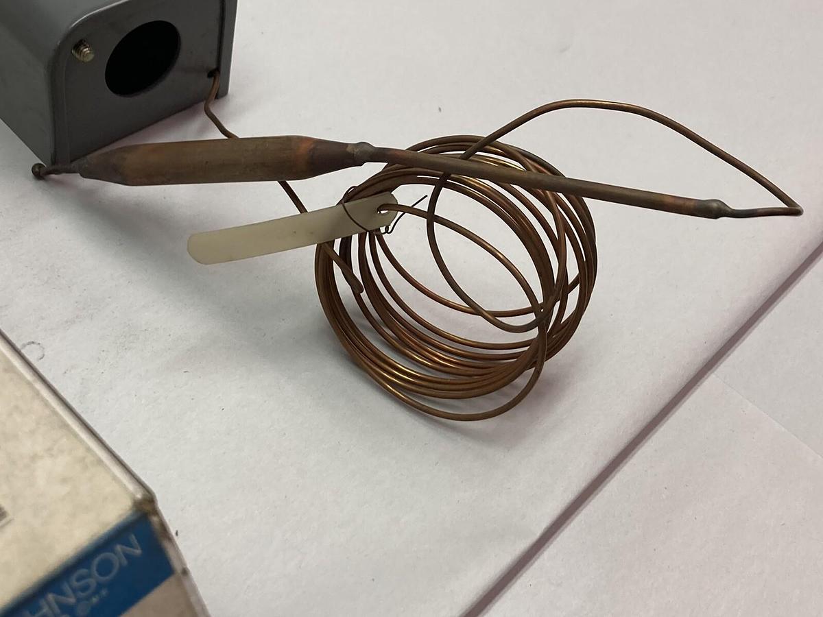 Johnson Controls,A19ADP-1C,Temperature Control Range 100/240 Degrees