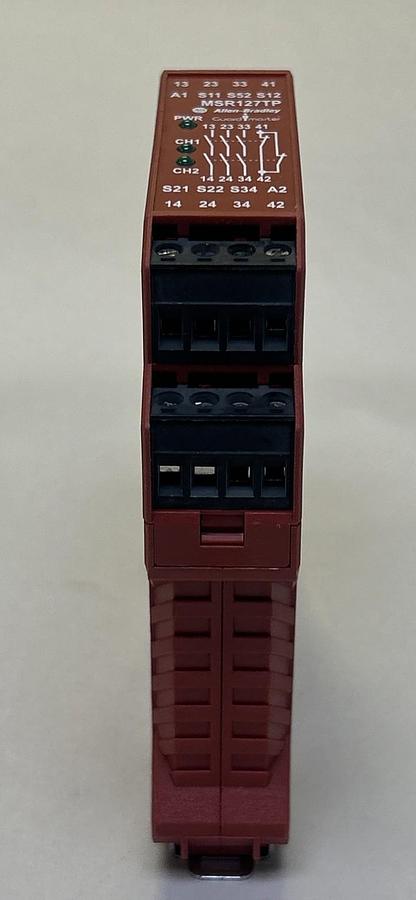 Used ALLEN BRADLEY,440R-N23131,SAFETY RELAY NEW