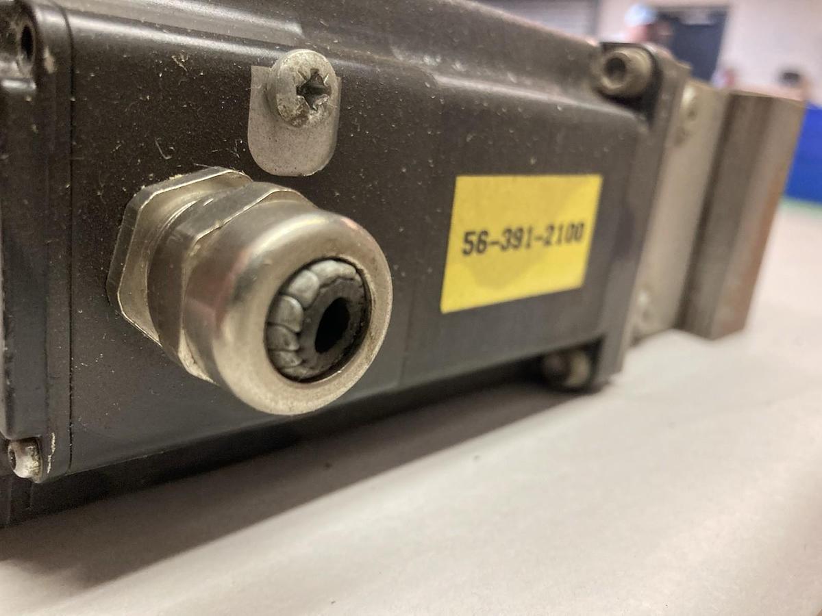 Used Schneider Electric,BRS39AN270ABA,Servo Motor 92Vac 5 Arms 4Nm