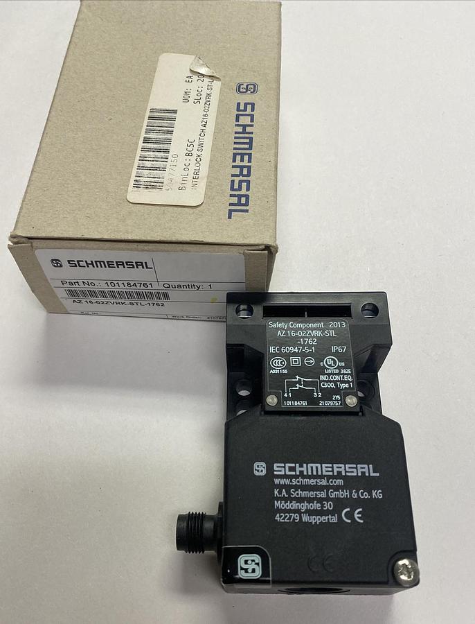 Used SCHMERSAL,AZ16-02ZVRK-STL-1762,SAFETY SWITCH NEW