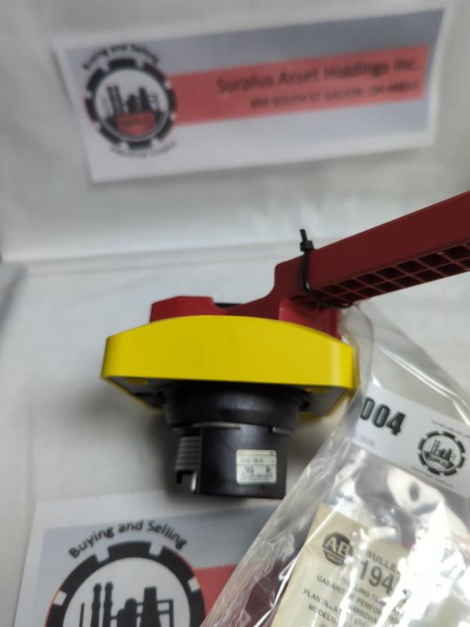 ALLEN BRADLEY,194R-HM4E,SERIES A OPERATING DISCONNECT HANDLE NOS
