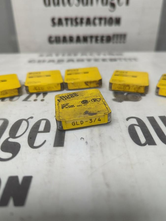 COOPER BUSSMAN,GLD-3/4,FUSES 3/4 AMP LOT OF 30 NOS