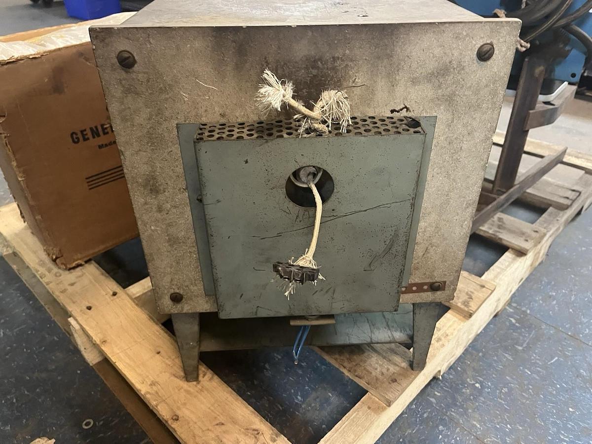 Used HEVI DUTY,54,ELECTRIC MULTIPLE UNIT HEAT TREAT FURNACE 115-230V MAX TEMP 1850