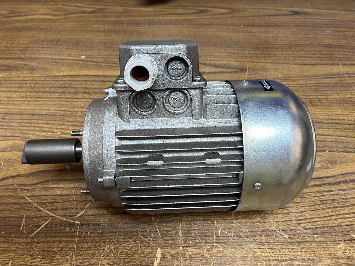 CSM,M-30-B4-MULTI,MOTOR .75/.9kW 220/460V 1410/1690RPM 3PH