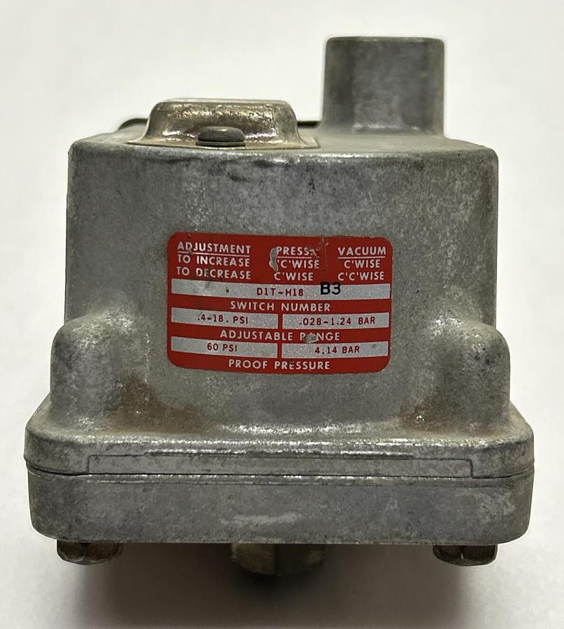 Used BARKSDALE,D1T-H18,PRESSURE VACUUM ACTUATED SWITCH