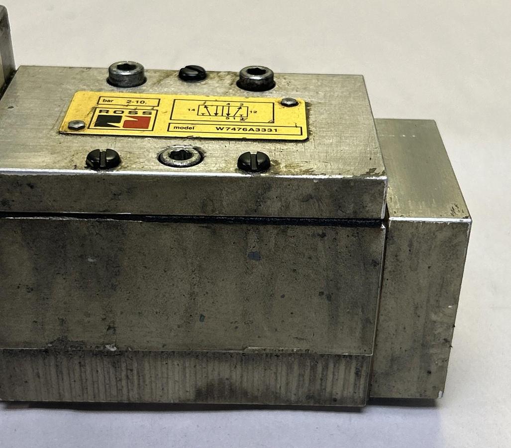 Used ROSS,W7476A3331,PNEUMATIC SOLENOID VALVE