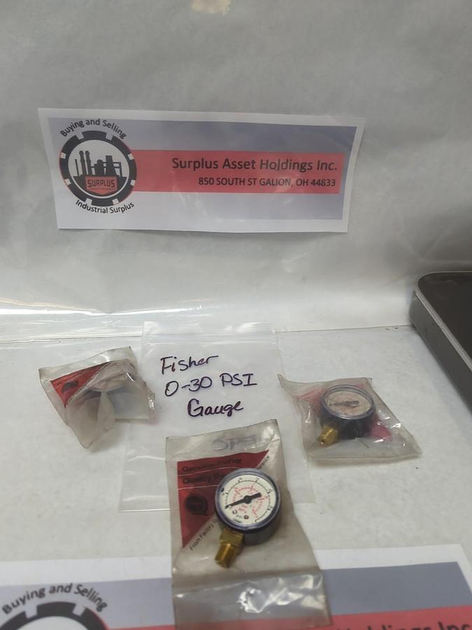 FISHER,0-30 PSI,PRESSURE GAUGE 1.5 INCH FACE BOTTOM MOUNT LOT OF 3 NOS
