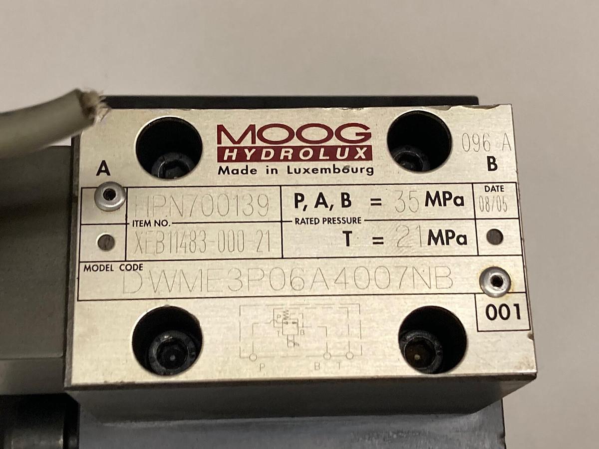 Used Moog,XEB11483-000-21,Proportional Pilot Valve with Husky HPN676588