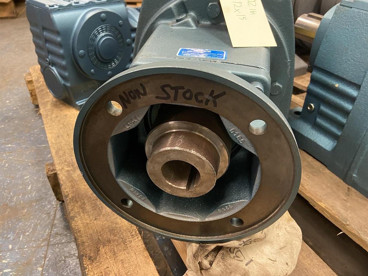 SEW Eurodrive,R87AM256,Gear Reducer Ratio 8.22