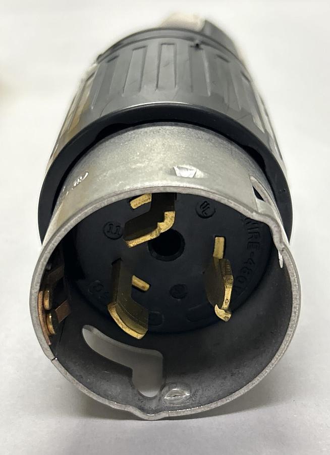 Used HUBBELL,CS8165C,INSULGRIP TWIST-LOCK PLUG 3P 4 WIRE NEW