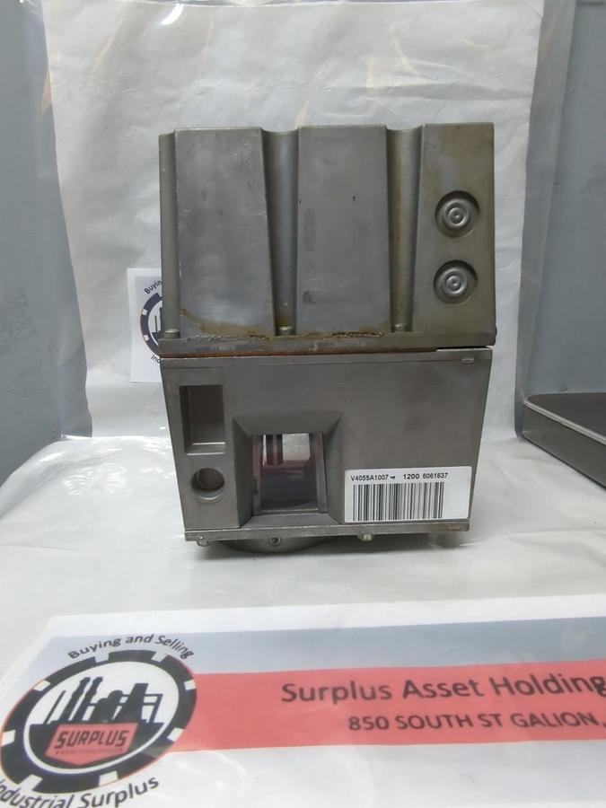 Used HONEYWELL,V4055A 1007,POWER GAS ACTUATOR 110/120V 50/60HZ PRE-OWNED