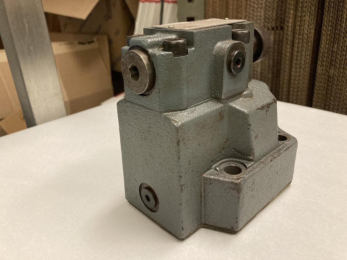 Used Rexroth,DR20-4-50/315YV/12,Hydraulic Relief Valve