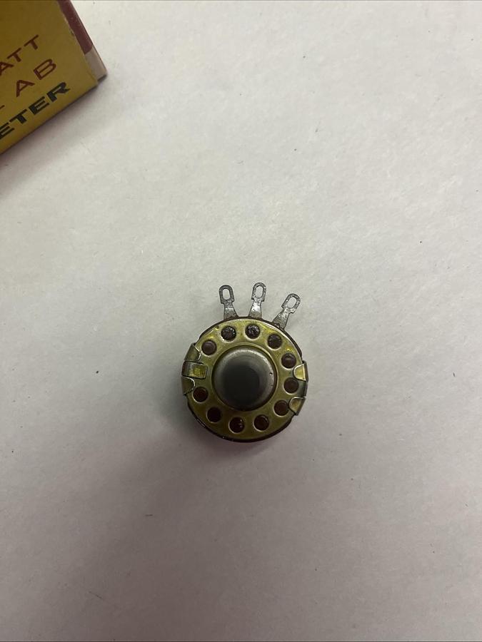 Used OHMITE,CU-1021,TYPE AB 2 WATT U-LINEAR 1 OHMS POTENTIOMETER