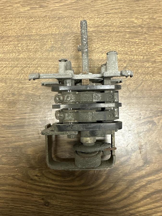 Used General Electric,16SB9BB3A04SUS2Y,SB-9 Rotary Switch