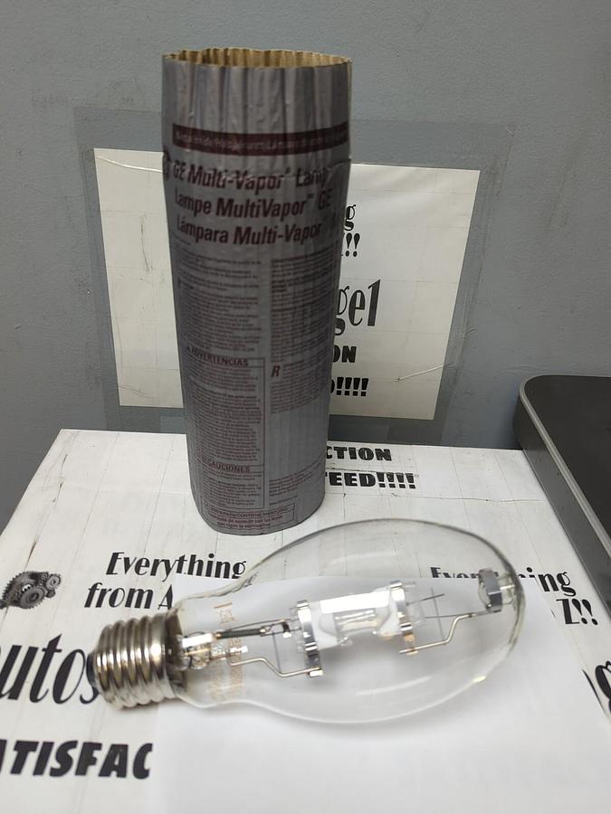 G.E. LIGHTING,47760 MVR175/U 175W,MULTI-VAPOR METAL HALIDE LIGHT BULB NOS