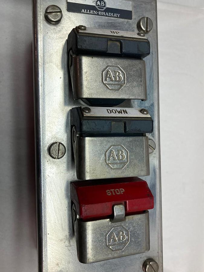 Used Allen-Bradley,800H-3HC4,Push Button Station Ser P