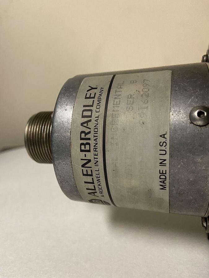 Used Allen Bradley,1326AB-A3E-11,Servo Motor 1.2KW 3000RPM