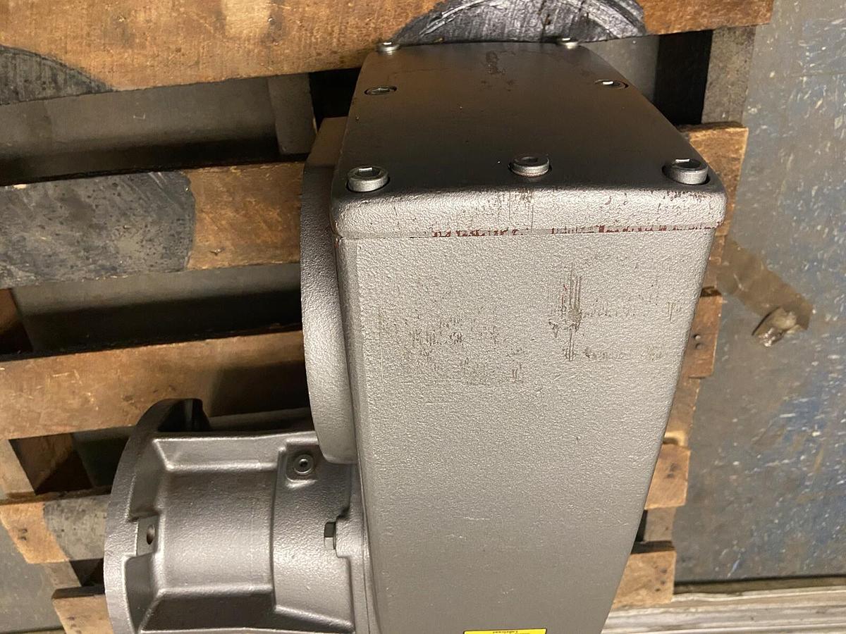 Nord,SK 5282AZN250TC,Gear Reducer Ratio 30.50 Torque 25665Lb-IN Speed 57RPM