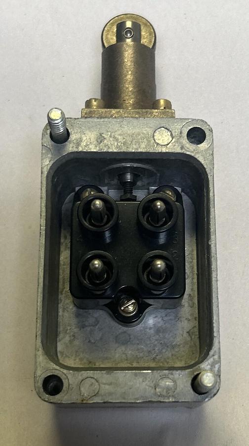 HONEYWELL MICRO SWITCH,205LS1,LIMIT SWITCH NOS