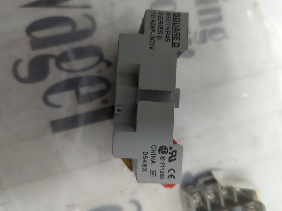 SQUARE D,8501NR45,SERIES  B RELAY SOCKET 10 AMP 300V LOT OF 2 NOS