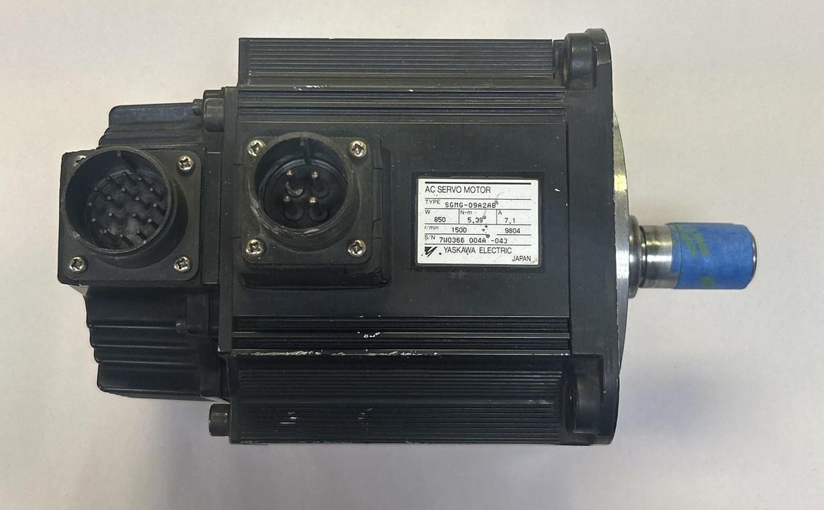 Used YASKAWA ELECTRIC,SGMG-09A2AB,SERVO MOTOR 1500RPM