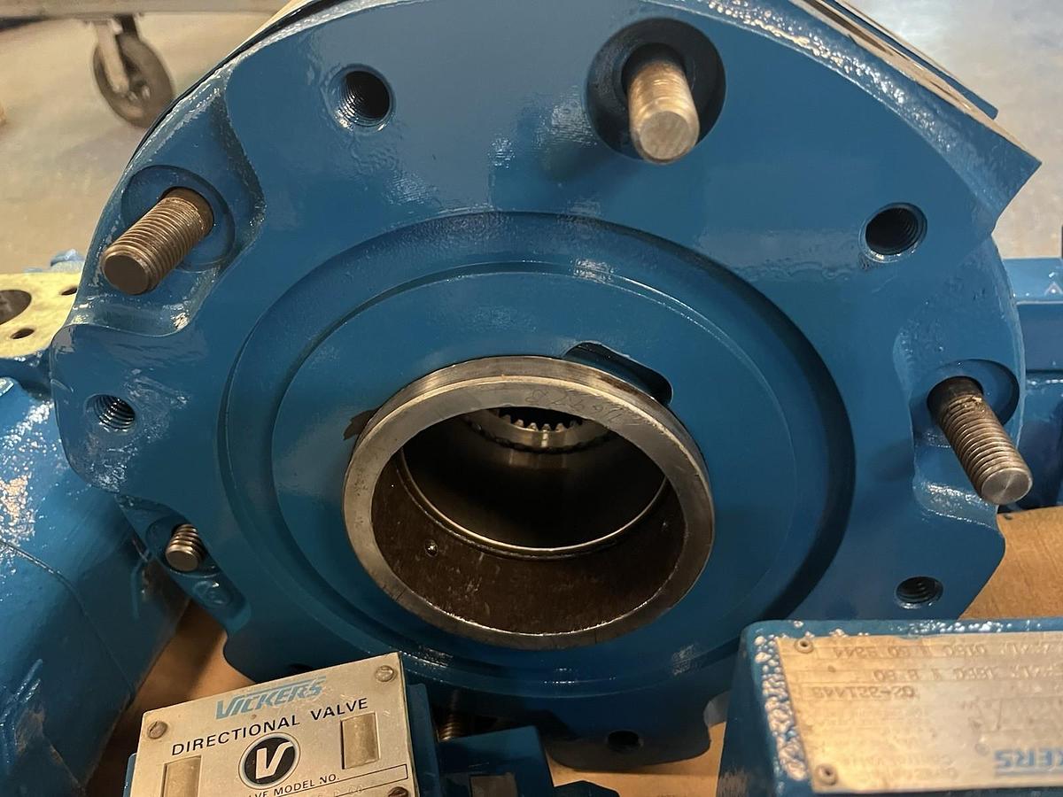 Used VICKERS,MHT-150-75/75-N1-30-S20,HYDRAULIC VANE MOTOR