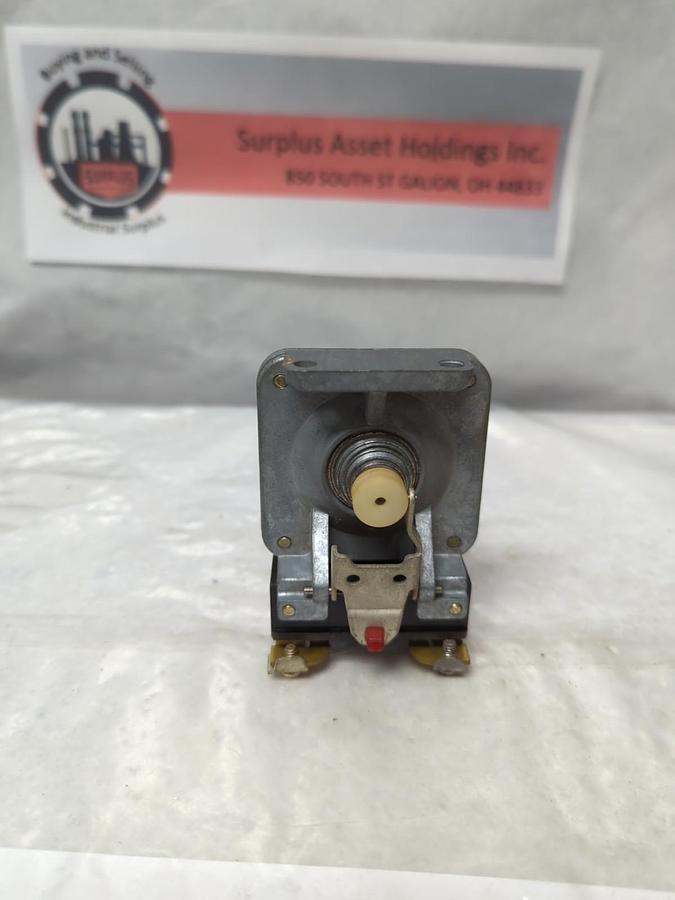 Used SQUARE D,9007-BO-1,SNAP SWITCH WITH ADJUSTABLE TIMER PRE-OWNED