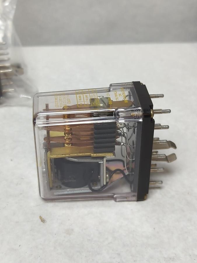 STRUTHERS DUNN,219BBXP,PLUG IN RELAY 24 VDC LOT OF 2 MISSING BOXES