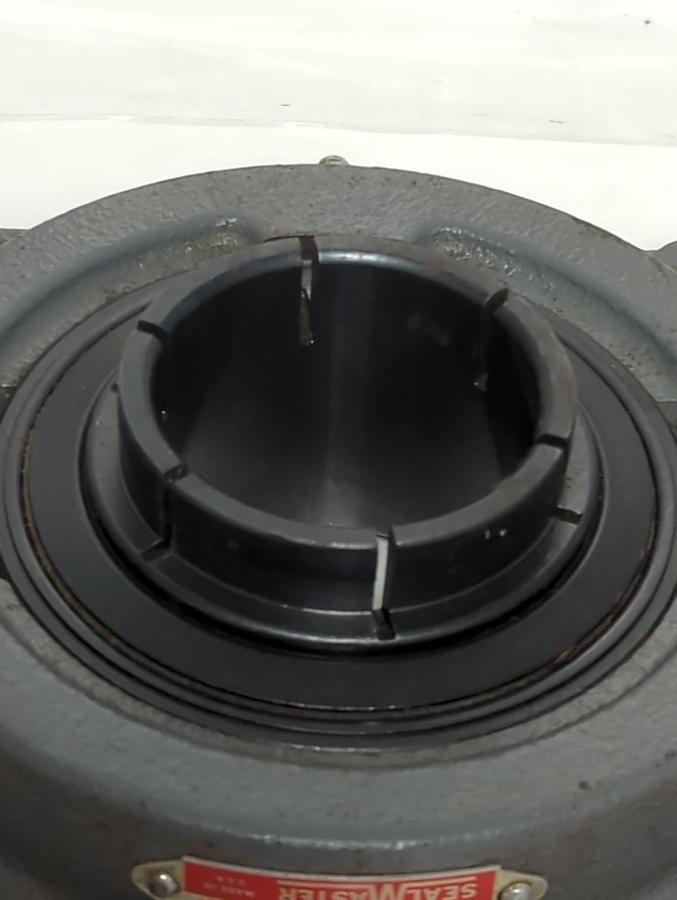 Used SEALMASTER,4-BOLT FLANGE BEARING 2 INCH BORE PRE-OWNED