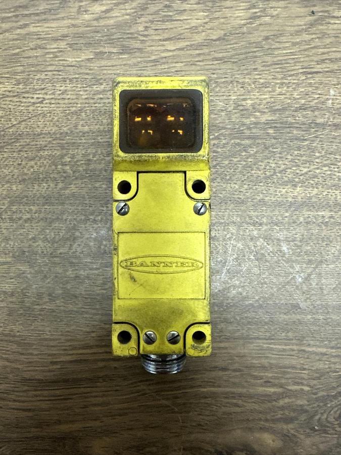 Used Banner,LVAG-1-A3,Multi Beam