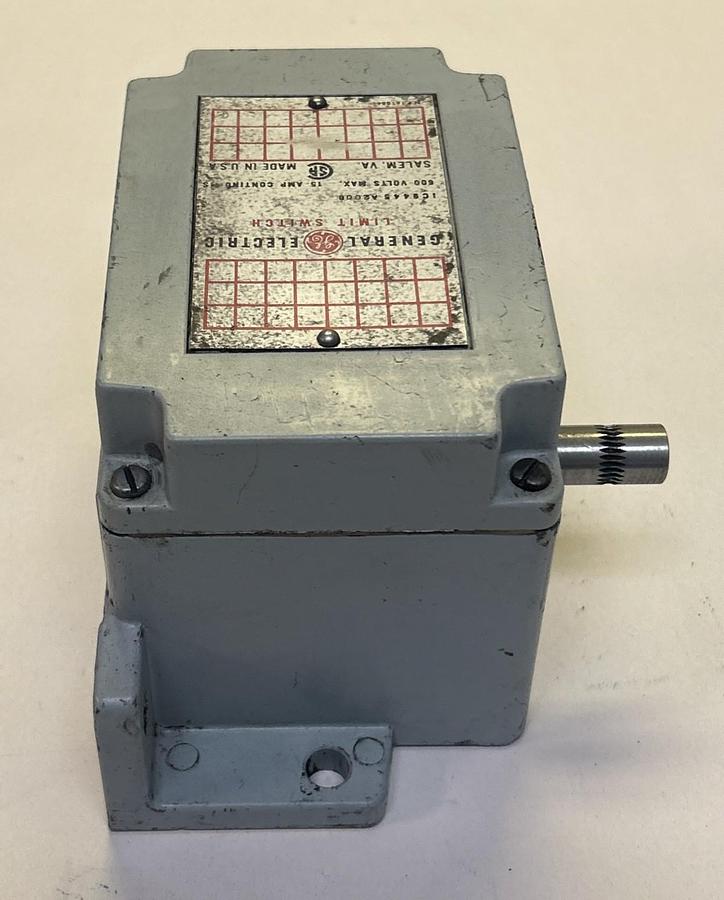 Used GENERAL ELECTRIC,IC9445A200B,LIMIT SWITCH 15AMP 600VAC
