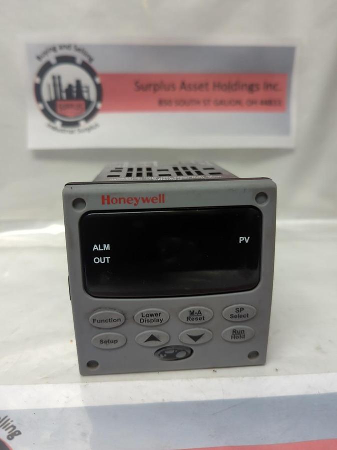 Used HONEYWELL,DC2500-EE-1A00-200-0000-E0-0,UDC2500 DIGITAL CONTROLLER PRE-OWNED