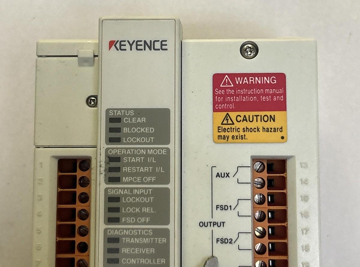 Used KEYENCE,PJ-V90,LIGHT CURTAIN SAFETY CONTROLLER