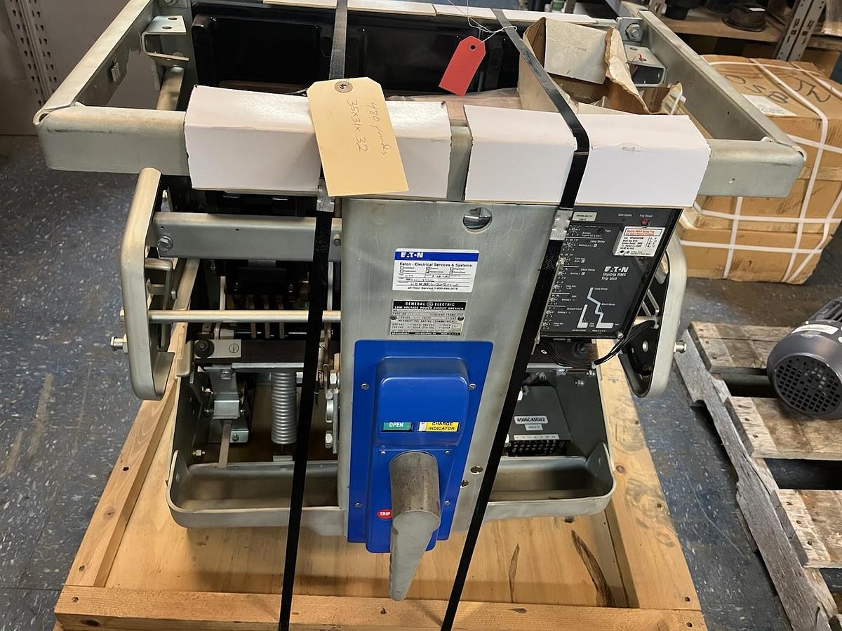 Used GE,AK-2-75-4,LOW VOLTAGE CIRCUIT BREAKER 3000 AMP 600V EATON DIGITRIP TRIP UNIT