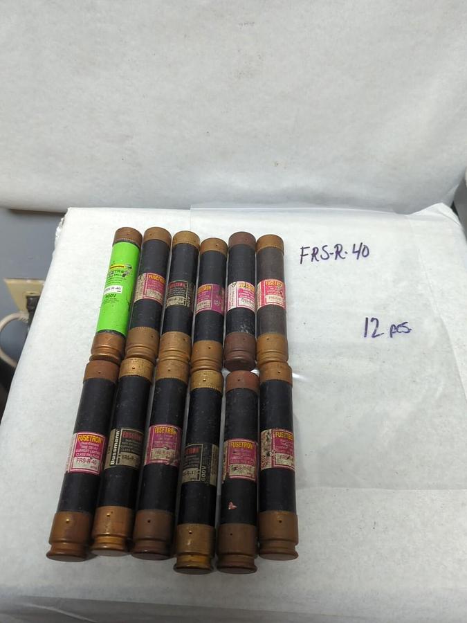 Used COOPER BUSSMANN,FRS-R-40,FUSETRON 40 AMP FUSE LOT OF 12 PRE-OWNED