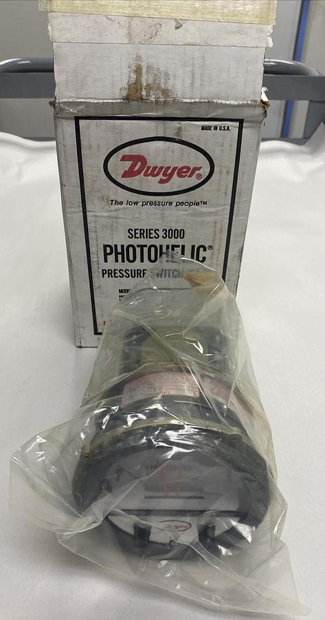 DWYER,3015-LT,PRESSURE GAUGE SWITCH NOS