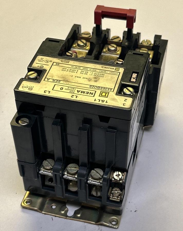 Used SQUARE D,8536SBO2S,STARTER SIZE 0 110/120V COIL