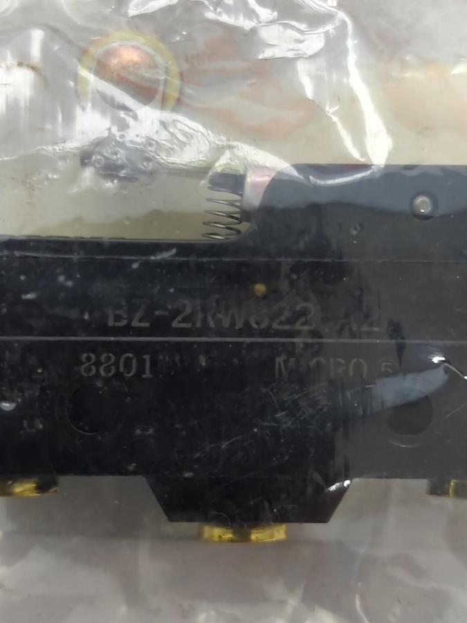 MICROSWITCH,BZ-2RW822-A2,ROLLER LIMIT SWITCH LOT OF 2 NOS