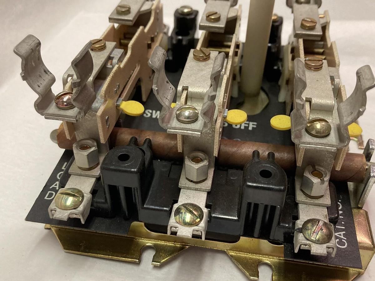 Used General Electric,THC31 HCI,Disconnect Switch