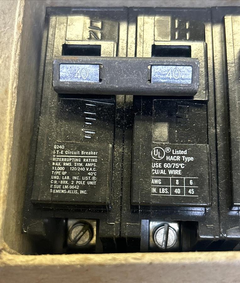 Used ITE,B240,CIRCUIT BREAKER 40A 120/240V 2P LOT OF 3