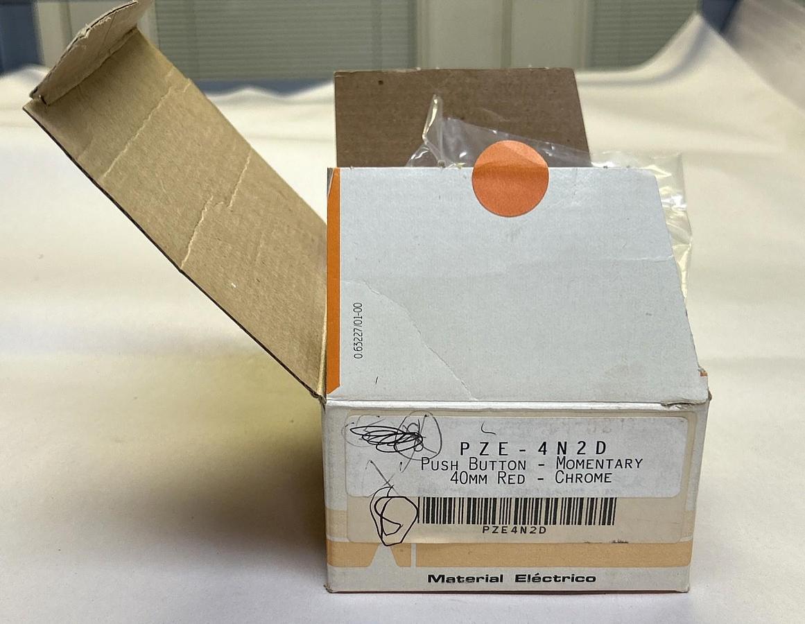 AGUT,PZE-4N2D,RED PUSH BUTTON LOT OF 8 NOS