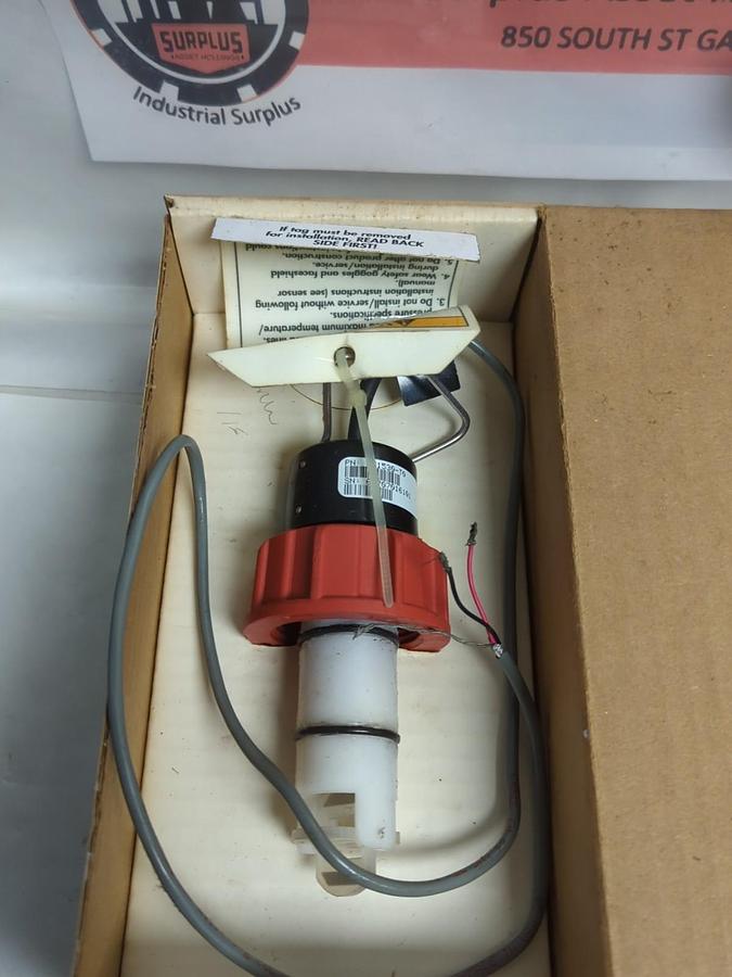 Used SIGNET,P51530-T0,FLOW SENSOR PADDL 198801663 PRE-OWNED