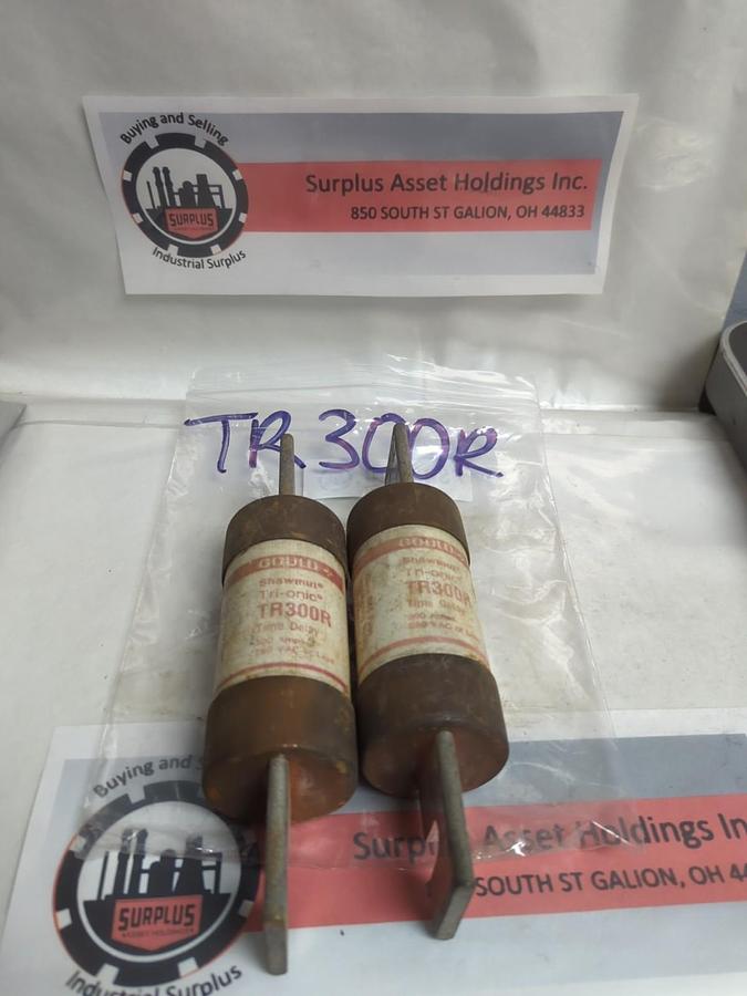 Used GOULD SHAWMUT,TR300R,TRI-ONIC FUSE 300 AMP LOT OF 2 PRE-OWNED